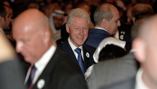 Бил Клинтон у Сребреници - Sputnik Србија