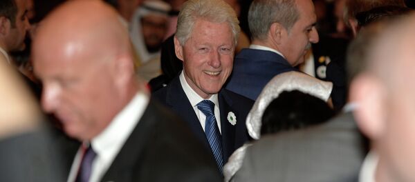 Бил Клинтон у Сребреници - Sputnik Србија