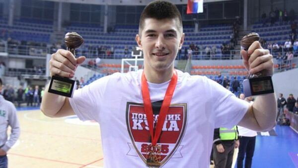 Luka Mitrović sa trofejma - Sputnik Srbija
