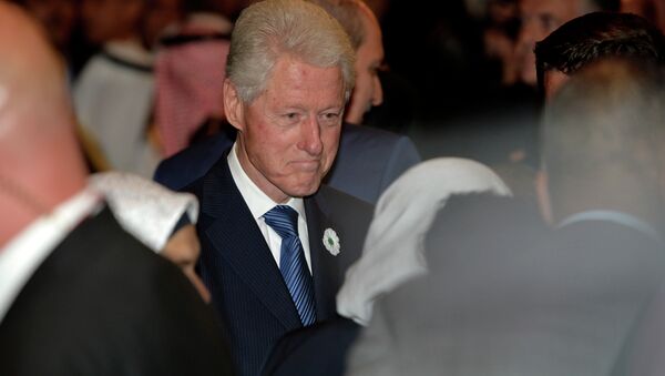 Бил Клинтон у Сребреници - Sputnik Србија
