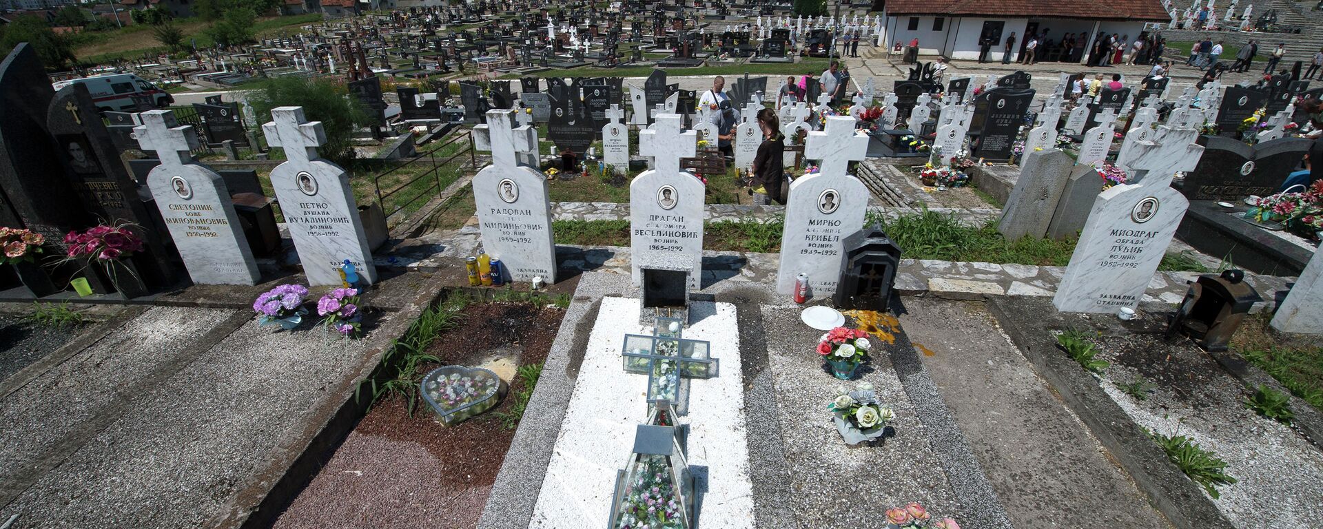 Српско гробље у Братунцу, близу Сребренице - Sputnik Србија, 1920, 12.07.2023