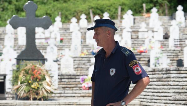 Српско гробље у Братунцу, близу Сребренице - Sputnik Србија