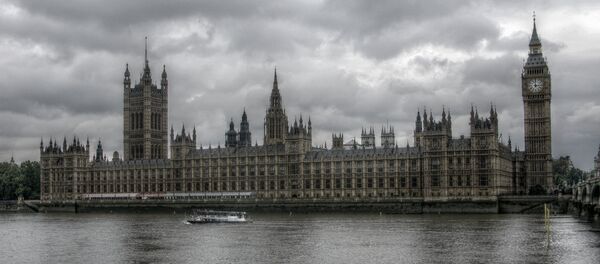Vestminsterska palata u Londonu, pored Temze, sedište je Parlamenta Ujedinjenog Kraljevstva Velike Britanije Vestminsterska palata u Londonu, pored Temze, sedište je Parlamenta Ujedinjenog Kraljevstva Velike Britanije - Sputnik Srbija