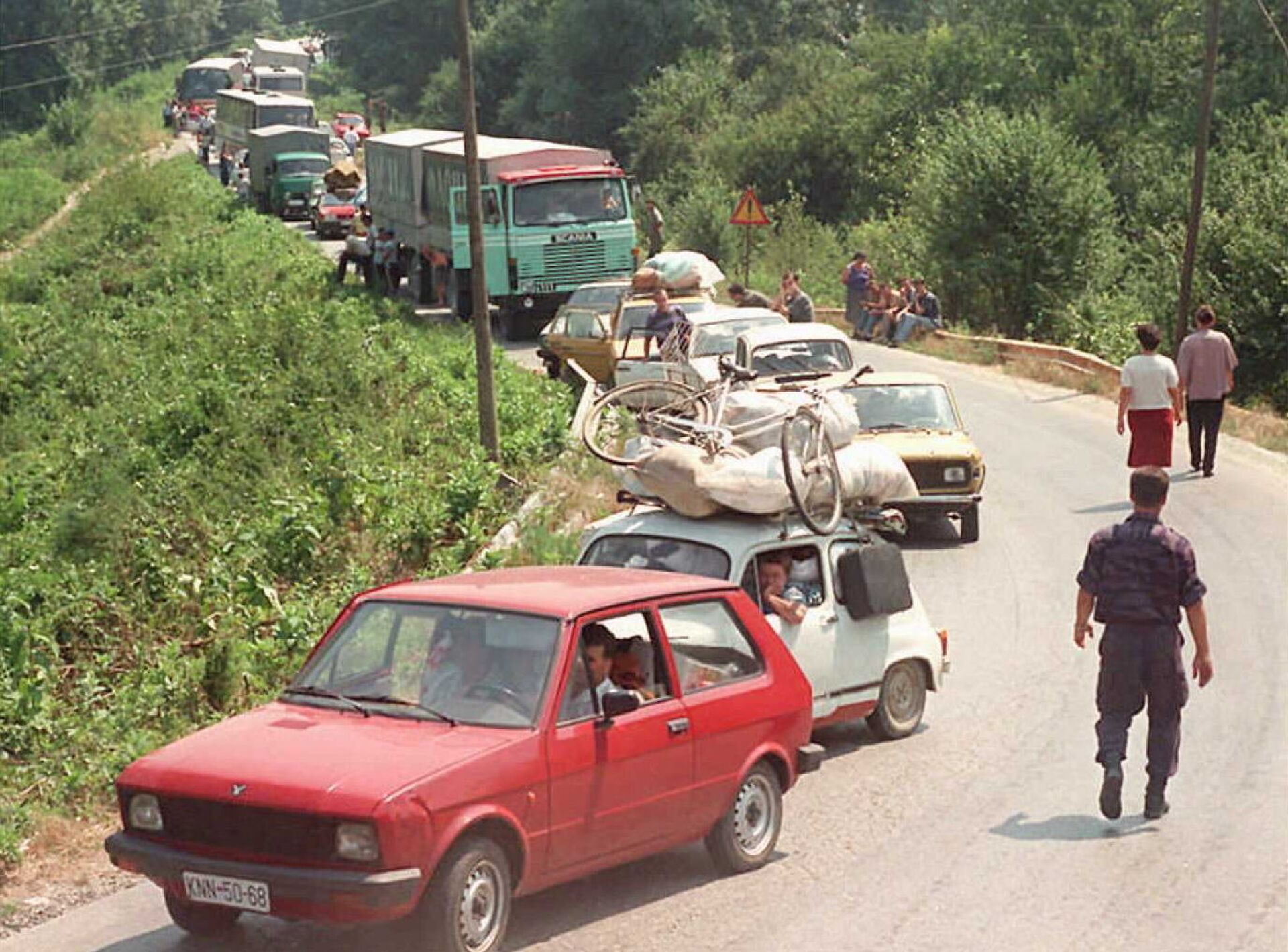 Избеглице напуштају Хрватску 1995. године  - Sputnik Србија, 1920, 01.09.2023