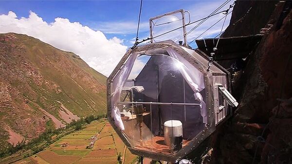 Skajlodž kapsula iznad provalije - Sputnik Srbija