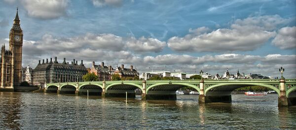 Вестминстерска палата у Лондону, поред Темзе, седиште је Парламента Уједињеног Краљевства Велике Британије - Sputnik Србија