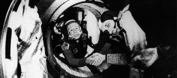 Сојуз-Аполо: 40 година од историјског совјетско-америчког лета у свемир - Sputnik Србија