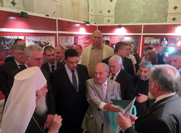 На отварању су, поред руске делегације са директором руског Института за стратешка истраживања Леонидом Решетњиковом на челу, присуствовали и председник Србије Томислав Николић и патријарх српски Иринеј. На отварању су, поред руске делегације са директором руског Института за стратешка истраживања Леонидом Решетњиковом на челу, присуствовали и председник Србије Томислав Николић и патријарх српски Иринеј. - Sputnik Србија