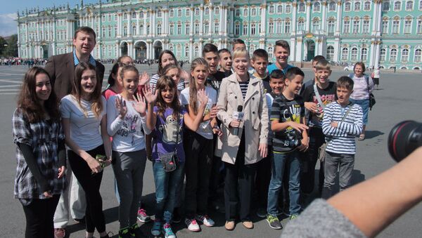 Srpske učenike zadivila lepota Sankt-Peterburga - Sputnik Srbija
