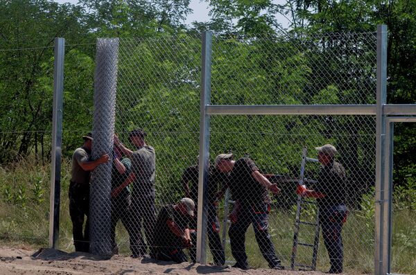 На изграђеном делу зида тестиране четири различите технологије - Sputnik Србија