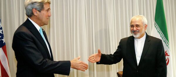 Џавад Зариф и Џон Кери Џавад Зариф и Џон Кери - Sputnik Србија