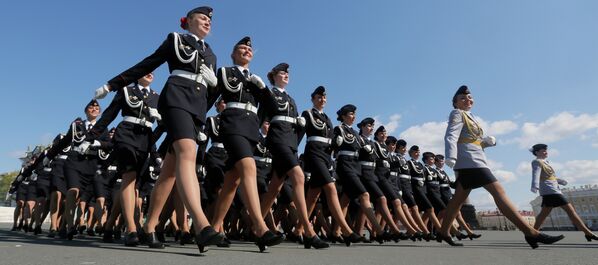Karmin i kalašnjikov: žene u ruskim Oružanim snagama - Sputnik Srbija