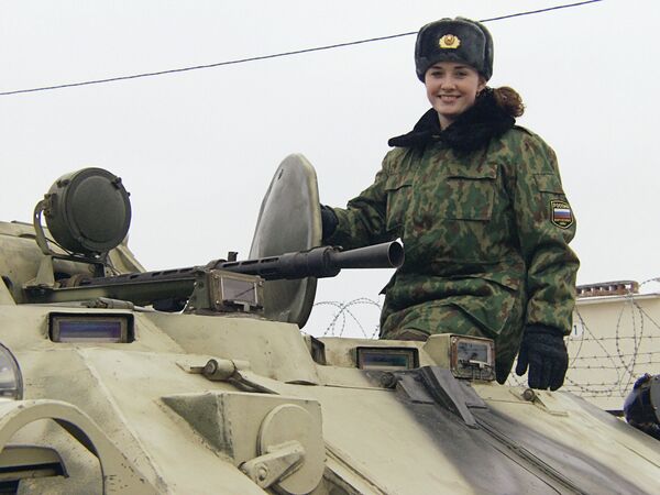 Кармин и калашњиков: жене у руским Оружаним снагама - Sputnik Србија