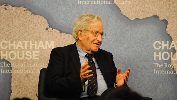 Ноам Чомски, социјални филозоф и професор лингвистике на Масачусетском институту за технологију - Sputnik Србија