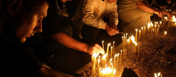 Паљење свећа настрадалим у олуји - Sputnik Србија