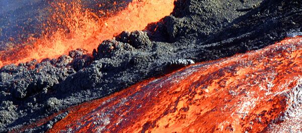 Piton dela Furnez je vulkan u jugoistočnom delu ostrva Reinon i jedan je od najaktivnijih na svetu - Sputnik Srbija