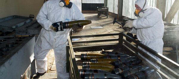 Mađarski radnici prave municiju za tenk Mađarski radnici prave municiju za tenk - Sputnik Srbija