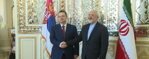 Ministar spoljnih poslova Ivica Dačić u poseti Iranu, sa ministrom inostranih poslova Islamske Republike Iran Muhamedom Džavadom Zarifom. Ministar spoljnih poslova Ivica Dačić u poseti Iranu, sa ministrom inostranih poslova Islamske Republike Iran Muhamedom Džavadom Zarifom. - Sputnik Srbija