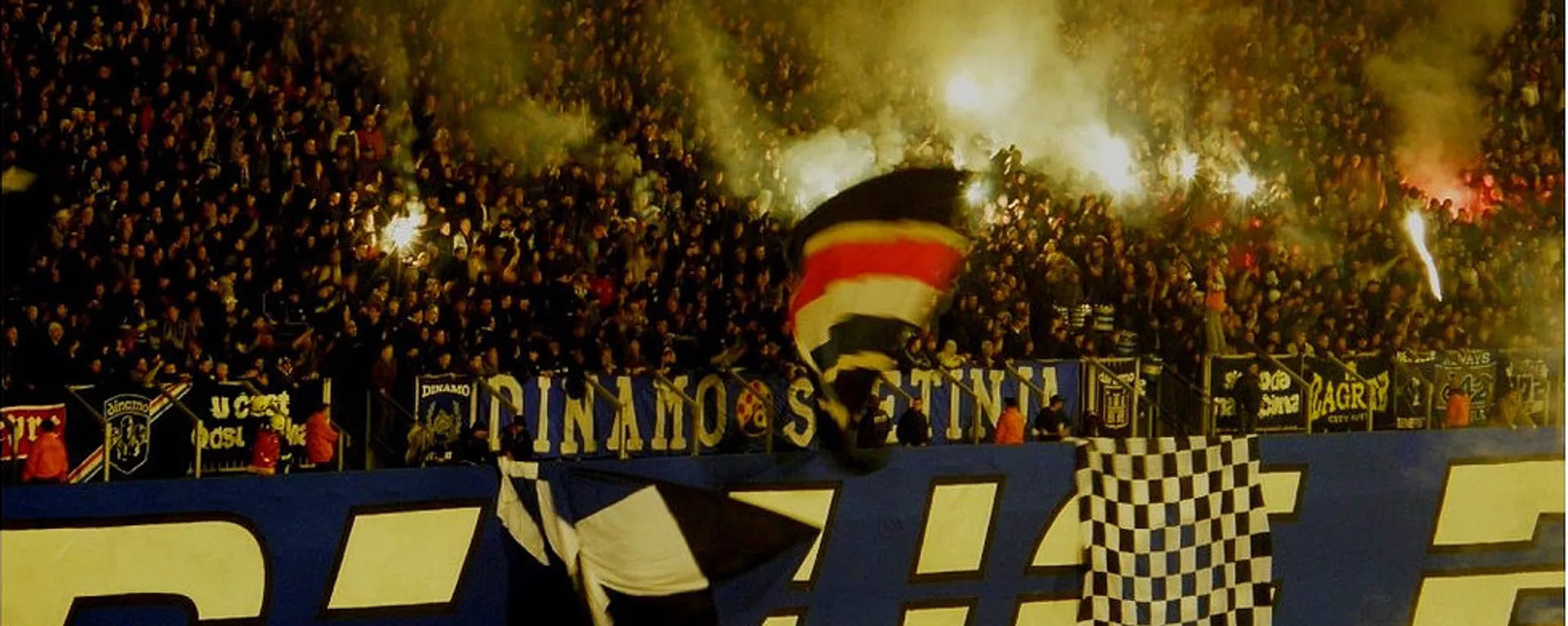 Navijači Dinama Zagreb Bed Blue Bojsi  - Sputnik Srbija, 1920, 20.07.2022