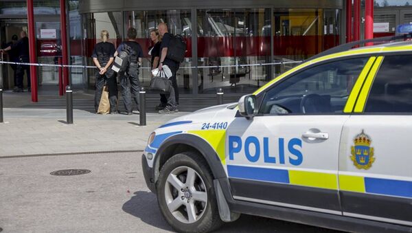 Policajci ispred Ikeine prodavnice u Vasterasu, Švedska - Sputnik Srbija