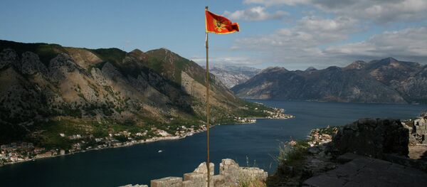 Застава Црне Горе се војори изнад Котора - Sputnik Србија