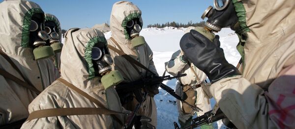 Војници на обуци против зрачења и биолошке и хемијске заштите Војници на обуци против зрачења и биолошке и хемијске заштите - Sputnik Србија