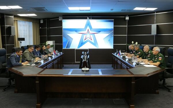 Sastanak predstavnika ministarstava odbrane Srbije i Rusije u Alabinu - Sputnik Srbija
