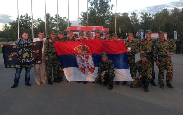 Српска екипа слави треће место освојено на биталону у Алабину, близу Москве - Sputnik Србија