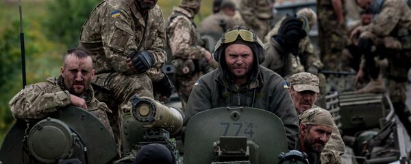 Украјински војници у близини Красноармијска у доњецком региону - Sputnik Србија