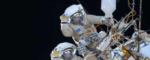 Руски космонаути у свемиру - Sputnik Србија