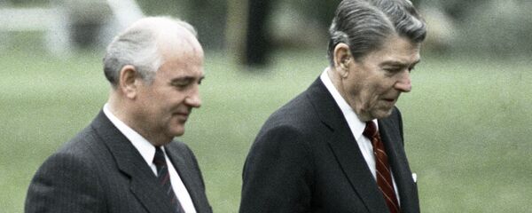 Михаил Горбачов и Роналд Реган - Sputnik Србија