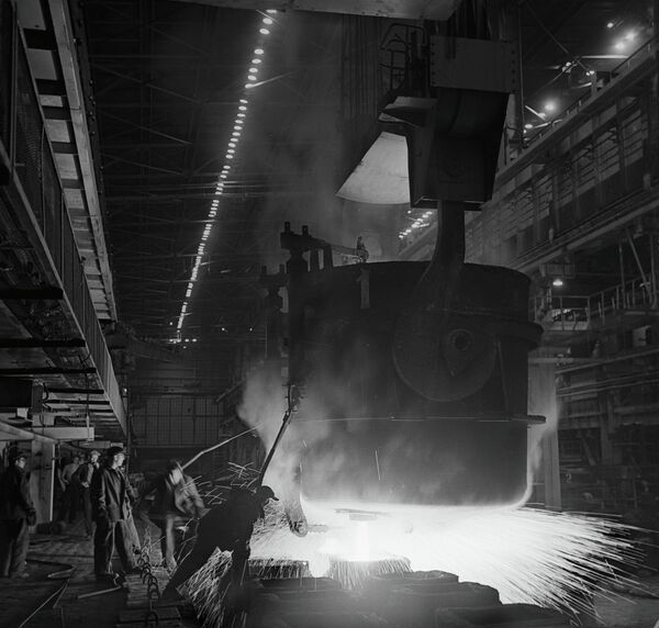 Rudarsko -metalurška fabrika na Uralu - Sputnik Srbija