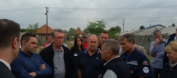 Руски амбасадор Александар Чепурин и српски министар Александар Вулин - Sputnik Србија