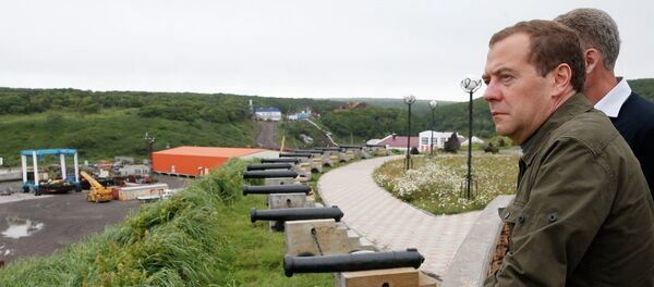 Дмитриј Медведев у посети Курилима Дмитриј Медведев у посети Курилима - Sputnik Србија