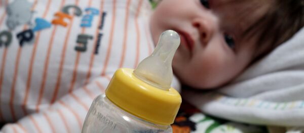 Беба чека млеко Беба чека млеко - Sputnik Србија