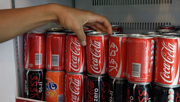 Kompanija „Koka-kola” tvrdi da za gojaznost nisu kriva gazirana pića, već manjak fizičke aktivnosti - Sputnik Srbija
