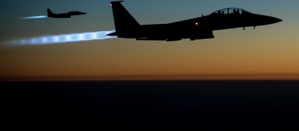 Američki F-15 lovac u vazdušnim napadima na Siriju i Irak - Sputnik Srbija