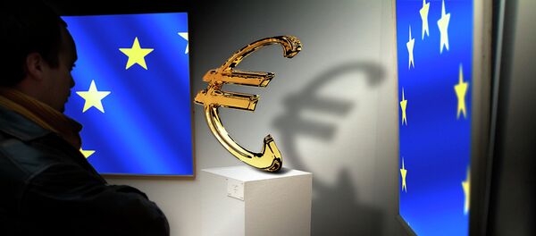 Zastave EU i znak evra - Sputnik Srbija