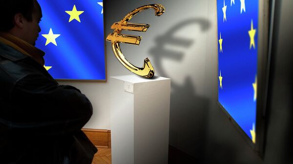 Zastave EU i znak evra Zastave EU i znak evra - Sputnik Srbija