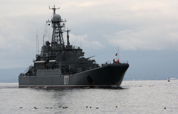 Поморска сарадња за мир: Руско-кинеске војне вежбе на Далеком истоку - Sputnik Србија