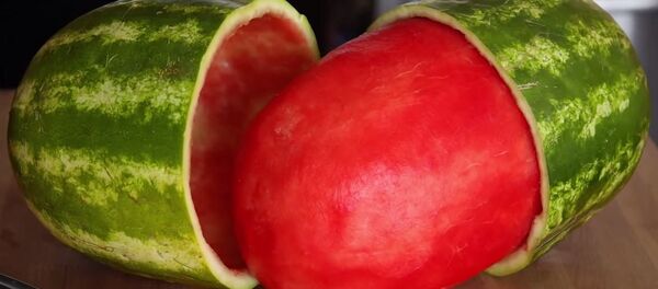 Лубеница, савршено очићена - Sputnik Србија