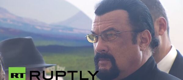 Stiven Sigal u Rusiji Stiven Sigal u Rusiji - Sputnik Srbija