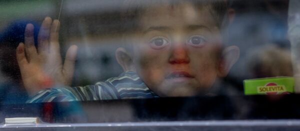 Мађарска влада на границе поставила војску како би се зауставиле избеглице - Sputnik Србија