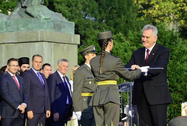 Oficirske sablje najboljima (Video) - Sputnik Srbija