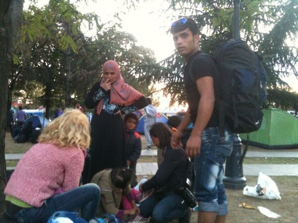 Migranti u parku kod Ekonomskog fakulteta u Beogradu Migranti u parku kod Ekonomskog fakulteta u Beogradu - Sputnik Srbija
