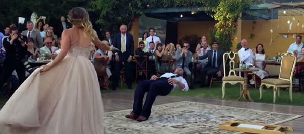 Левитирање, свадебни плес - Sputnik Србија