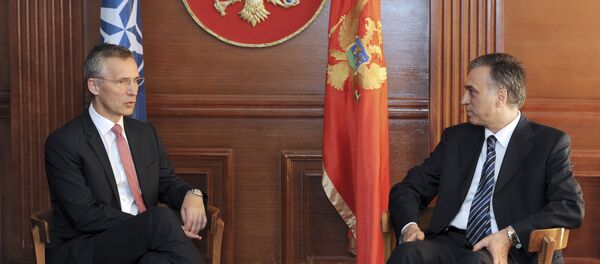 Генерални секретар НАТО-а Јенс Столтенберг и Филип Вујановић - Sputnik Србија