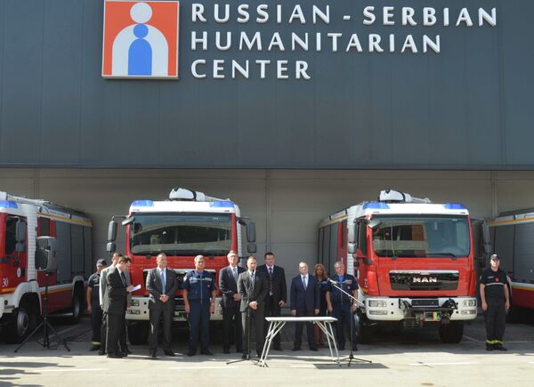 Ambasador Rusije Aleksandar Čepurin i ministar unutrašljih poslova Nebojša Stefanović Ambasador Rusije Aleksandar Čepurin i ministar unutrašljih poslova Nebojša Stefanović - Sputnik Srbija