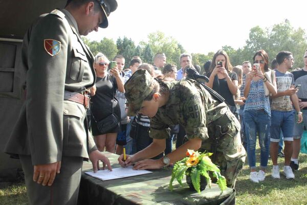 Polaganje vojničke zakletve Polaganje vojničke zakletve - Sputnik Srbija