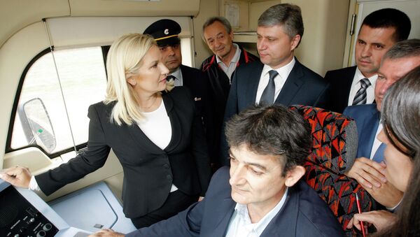 Zorana Mihajlović i predsednik Ruskih železnica Oleg Belozjorov - Sputnik Srbija